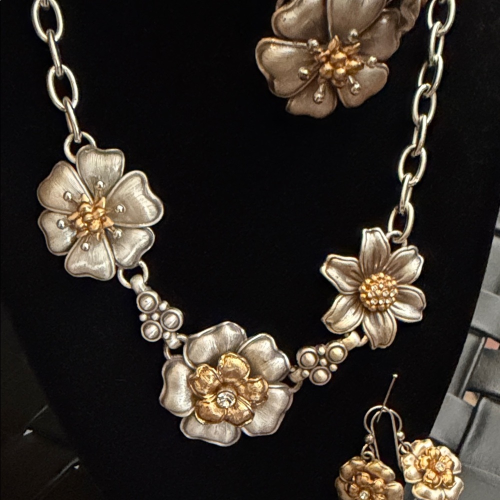 Brighton, Retro Garden Floral Silver and Gold Jewelry Set with Swarovski Crystal - Picture 4 of 4